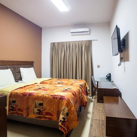 Wakola Hotel Cheikh Anta Dakar Extérieur photo
