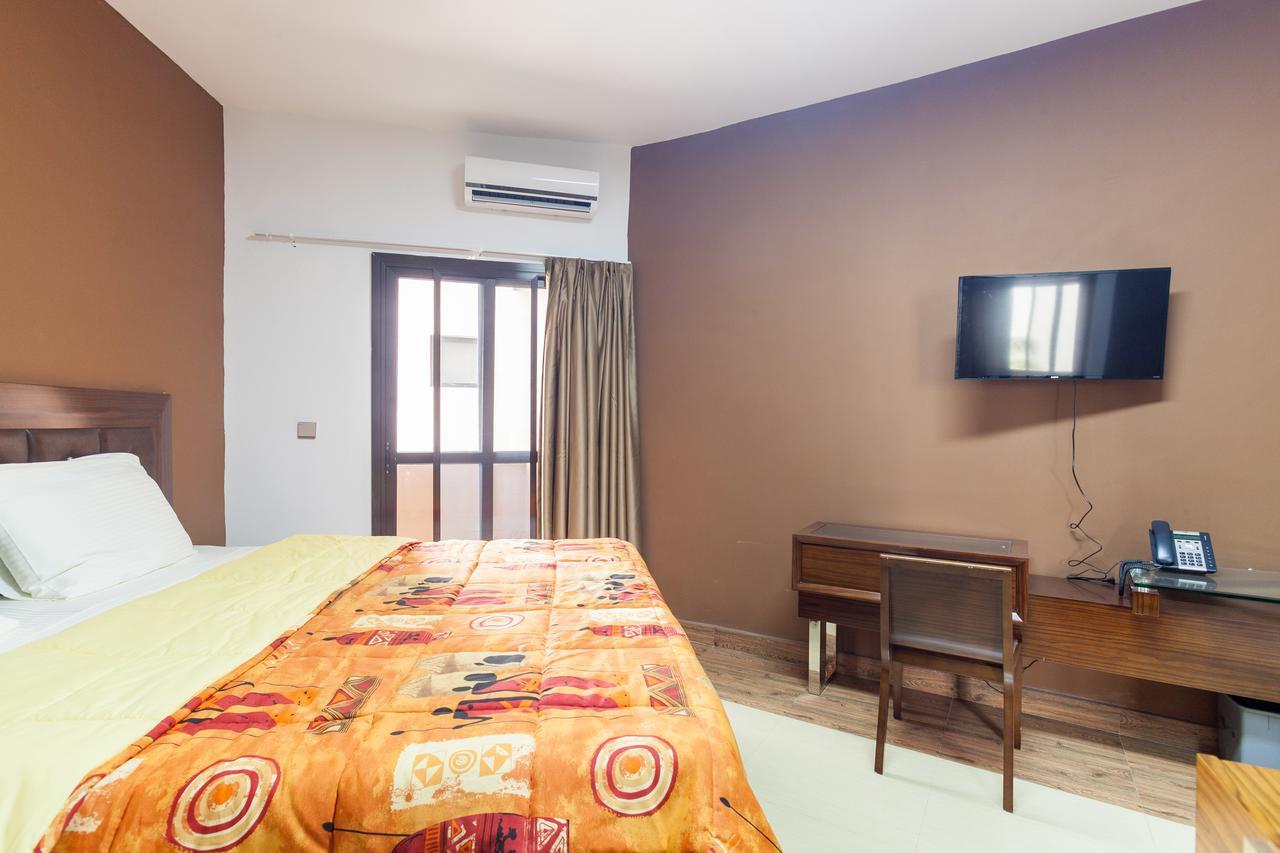 Wakola Hotel Cheikh Anta Dakar Extérieur photo