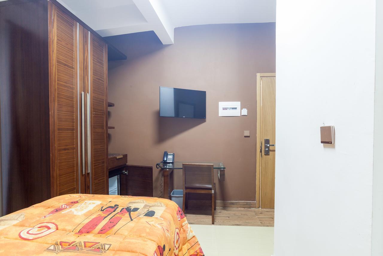 Wakola Hotel Cheikh Anta Dakar Extérieur photo