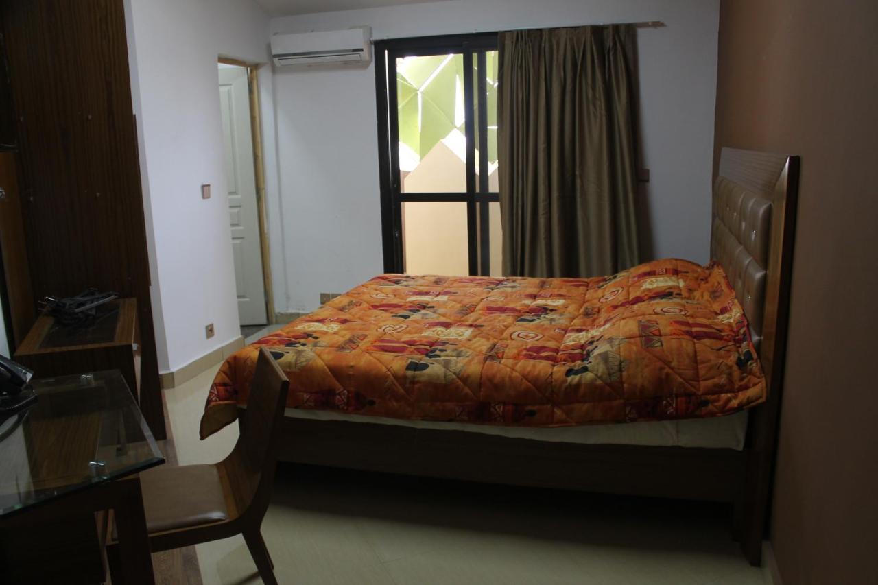 Wakola Hotel Cheikh Anta Dakar Extérieur photo